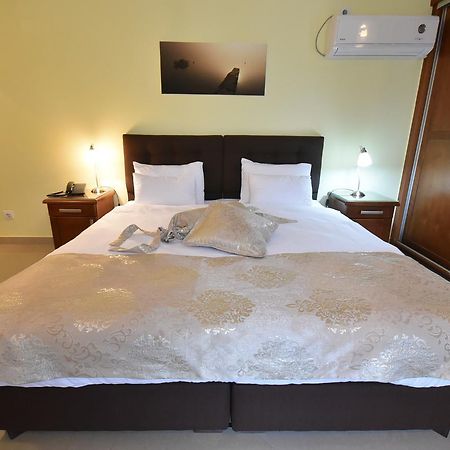 Hotel Ellena Херцег-Нови Экстерьер фото