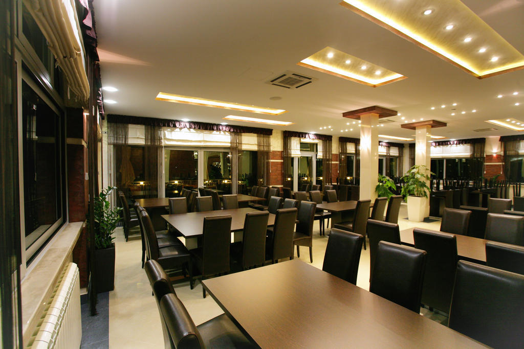Hotel Ellena Херцег-Нови Экстерьер фото