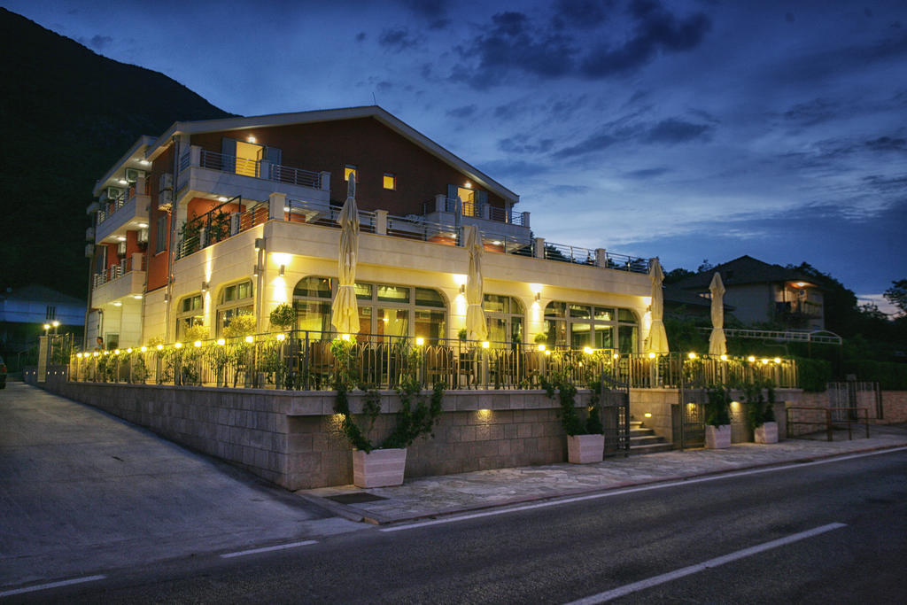 Hotel Ellena Херцег-Нови Экстерьер фото